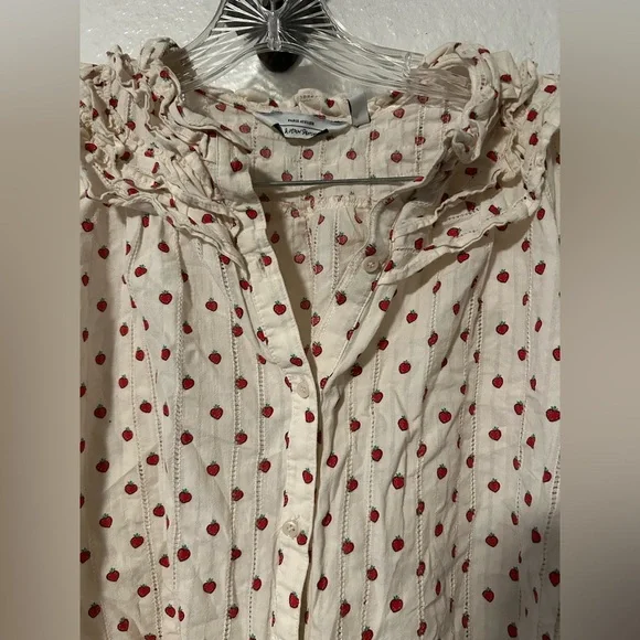 & OTHER STORIES
Print Ruffled Collar Blouse In White W. Tiny Strawberry Print - Picture 4 of 12